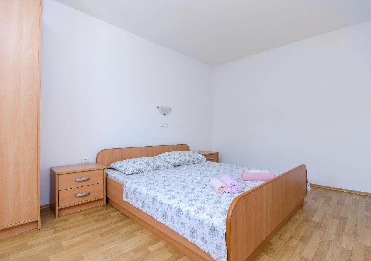 Apartments Ester 洛帕 外观 照片
