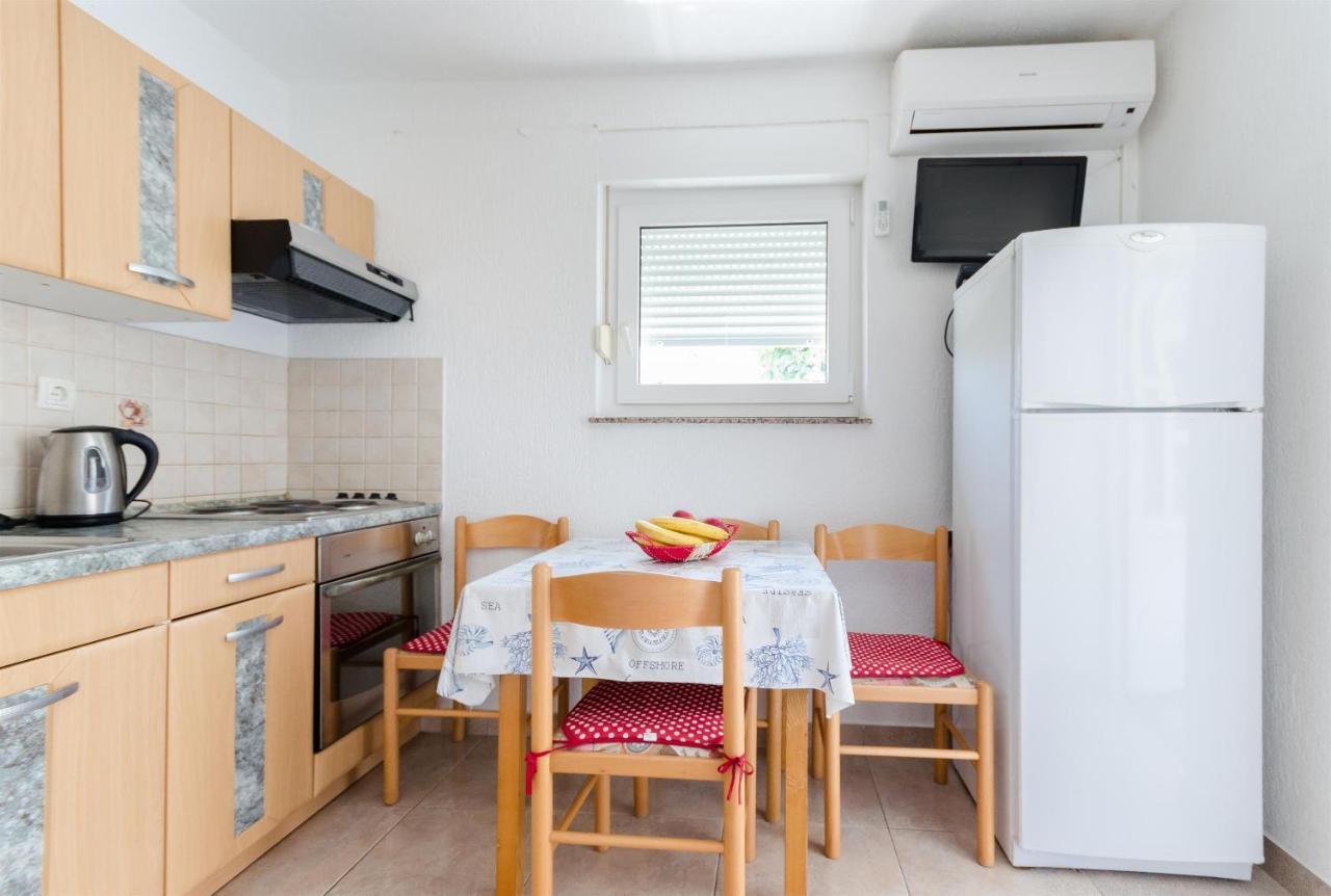 Apartments Ester 洛帕 外观 照片